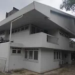 Taman Duta Kl Deluxe Villa By Ubook