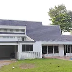 Taman Duta Kl Deluxe Villa By Ubook