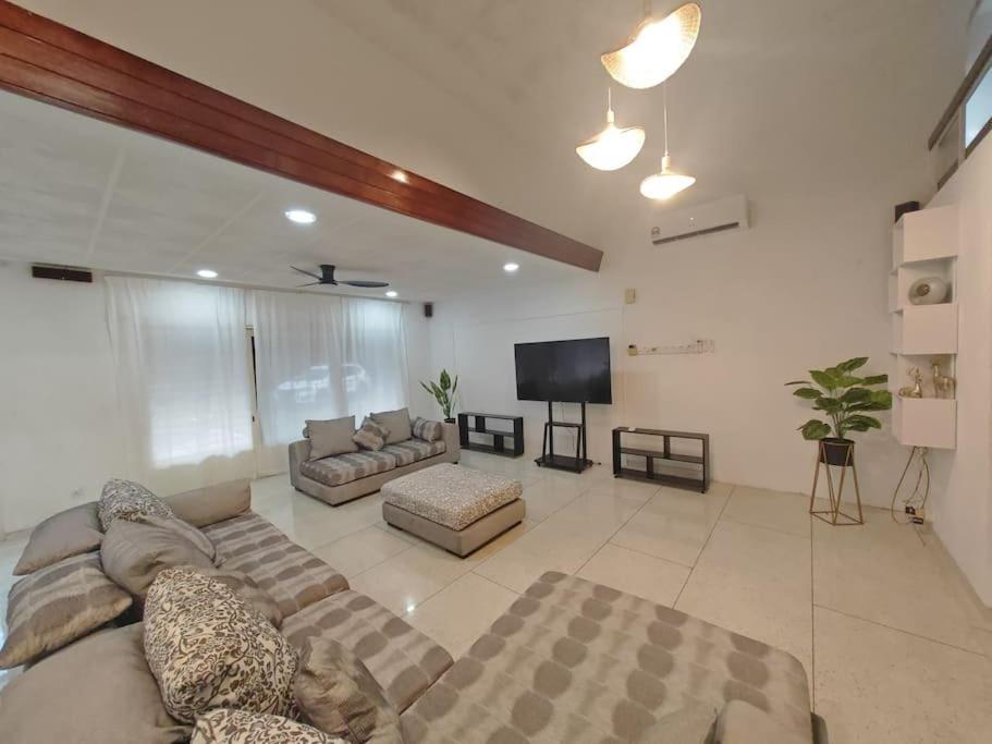 Taman Duta Kl Deluxe By Ubook Kuala Lumpur
